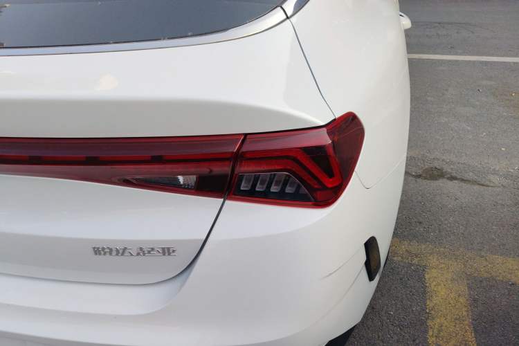 Used Kia K5 2021 270T CVVD Fashion Edition Right Rear Taillight