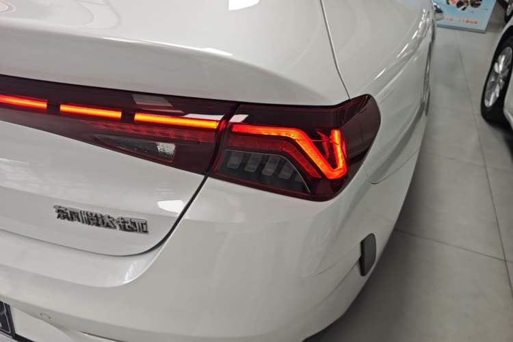 Used Kia K5 2021 270T CVVD Refreshed Edition Right Rear Taillight