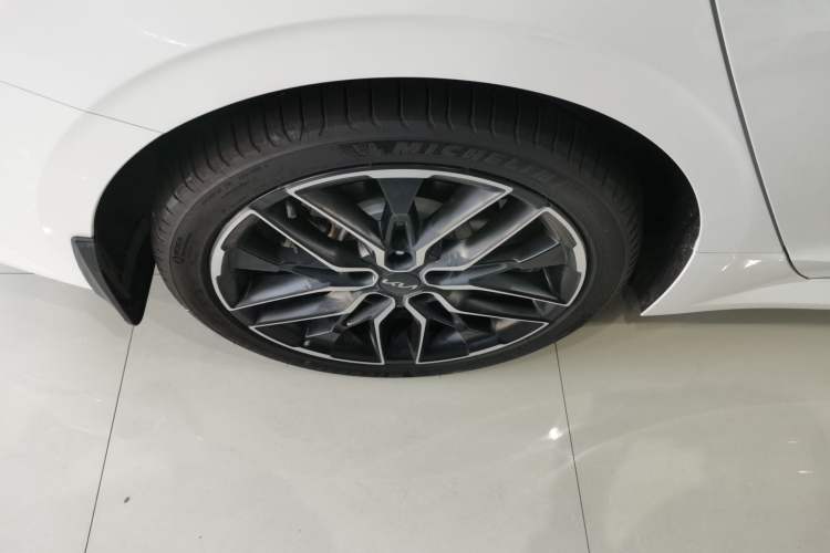 Used Kia K5 2021 380T GT-Line Refreshed Edition Right Rear Wheel Hub