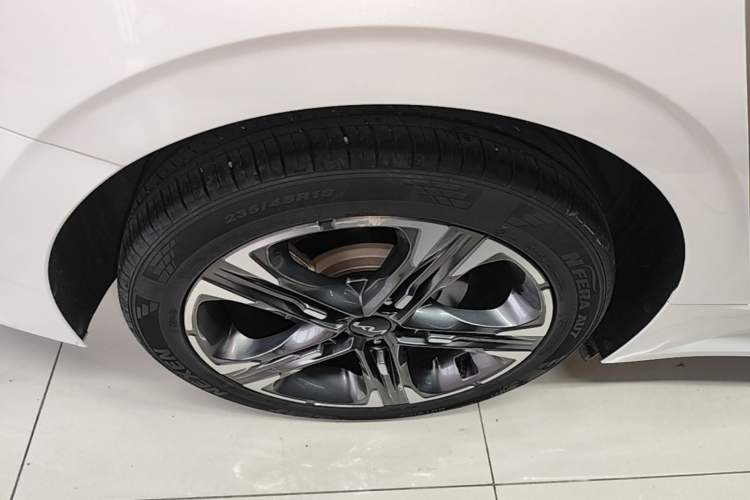 Used Kia K5 2021 380T GT-Line Refreshed Edition Right Rear Wheel Hub
