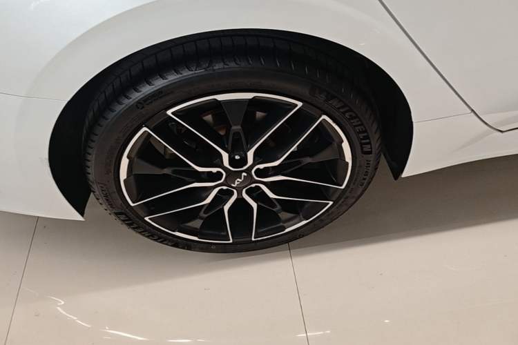 Used Kia K5 2021 380T GT-Line Refreshed Edition Right Rear Wheel Hub