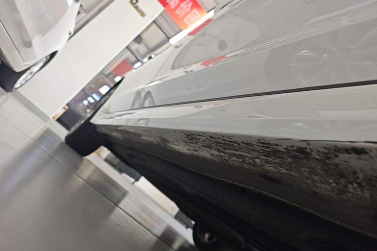 Used Kia K5 2021 270T CVVD Refreshed Edition Right Side Sill