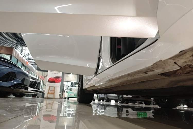 Used Kia K5 2021 380T GT-Line Refreshed Edition Right Side Sill