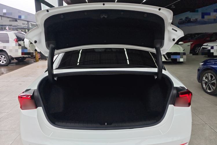 Used Kia K5 2021 270T CVVD Refreshed Edition Trunk