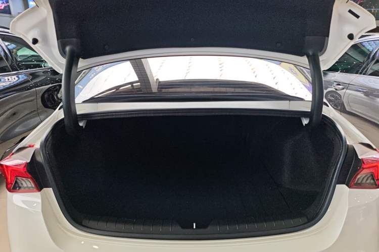 Used Kia K5 2021 380T GT-Line Refreshed Edition Trunk