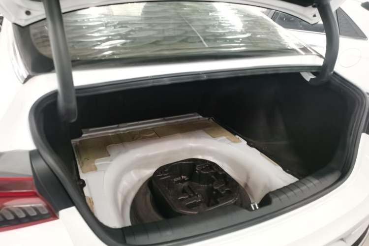 Used Kia K5 2021 270T CVVD Refreshed Edition Trunk