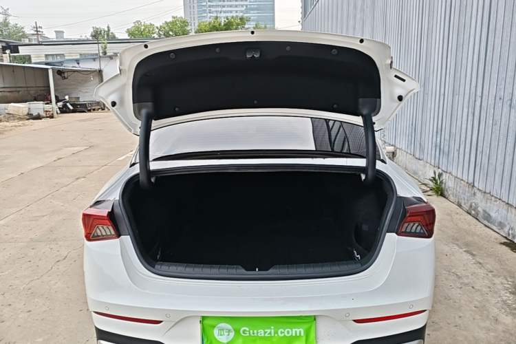 Used Kia K5 2021 270T CVVD Refreshed Edition Trunk