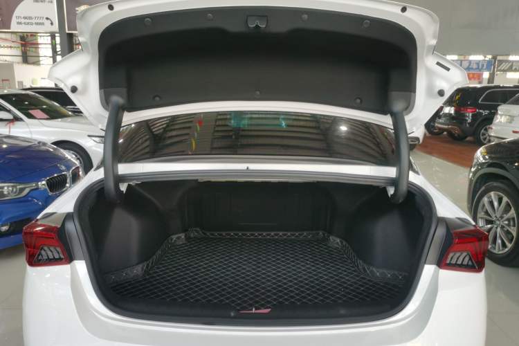 Used Kia K5 2021 380T GT-Line Refreshed Edition Trunk