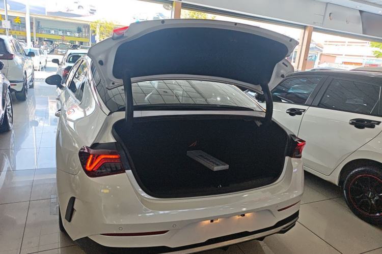 Used Kia K5 2021 270T CVVD Refreshed Edition Trunk