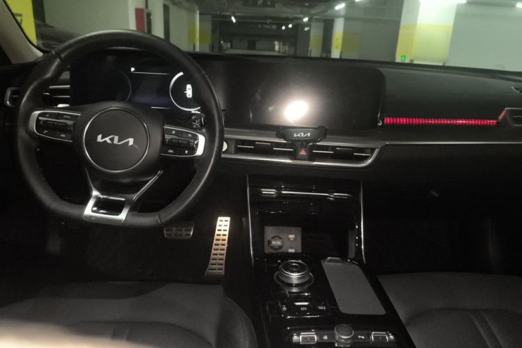 Used Kia K5 2025 2.0T Flagship Edition Center Console