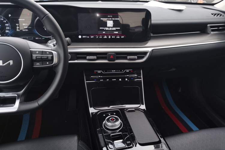 Used Kia K5 2025 1.5T Prestige Edition Audio And AC Panel