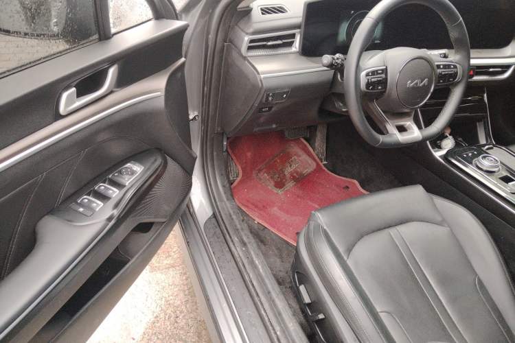 Used Kia K5 2025 1.5T Luxury Edition Driver Seat