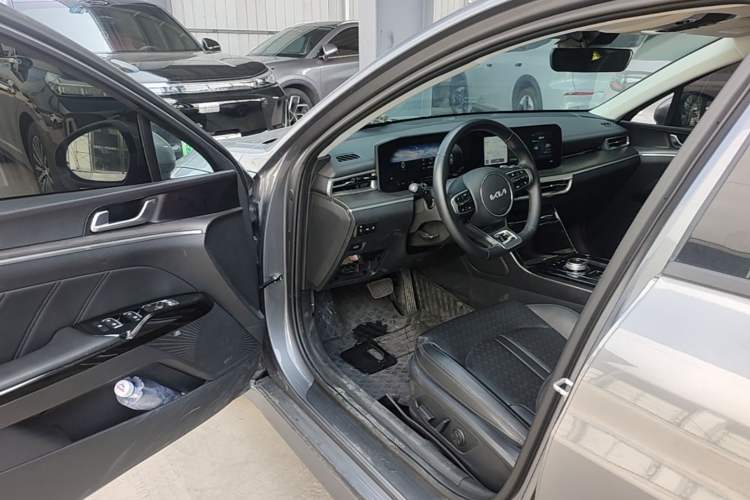 Used Kia K5 2025 1.5T Prestige Edition Driver Seat