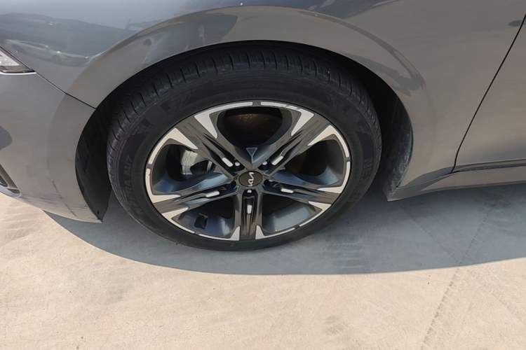 Used Kia K5 2025 1.5T Prestige Edition Left Front Wheel Hub