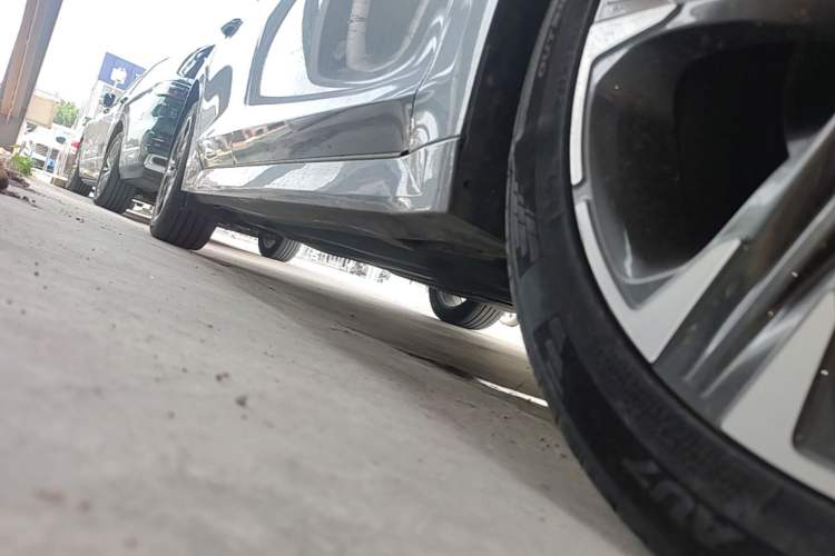Used Kia K5 2025 1.5T Prestige Edition Right Side Sill