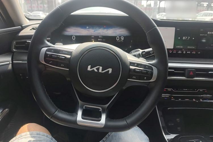 Used Kia K5 2025 1.5T Prestige Edition Steering Wheel