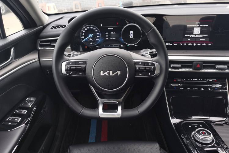 Used Kia K5 2025 1.5T Prestige Edition Steering Wheel