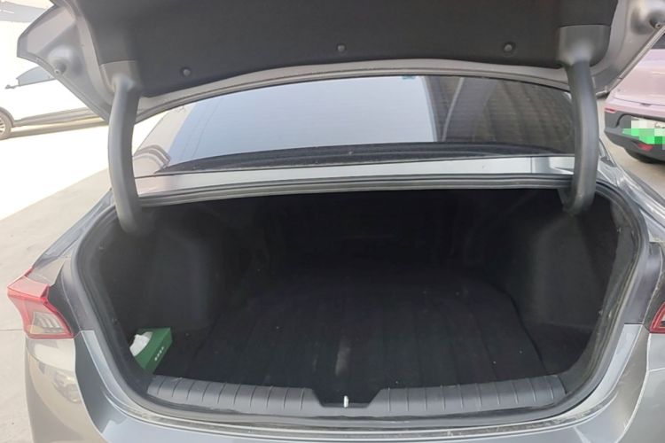 Used Kia K5 2025 1.5T Prestige Edition Trunk