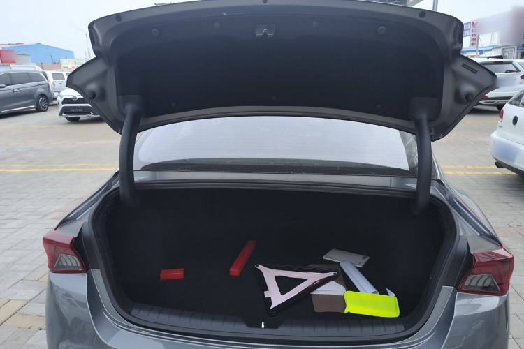 Used Kia K5 2025 1.5T Prestige Edition Trunk