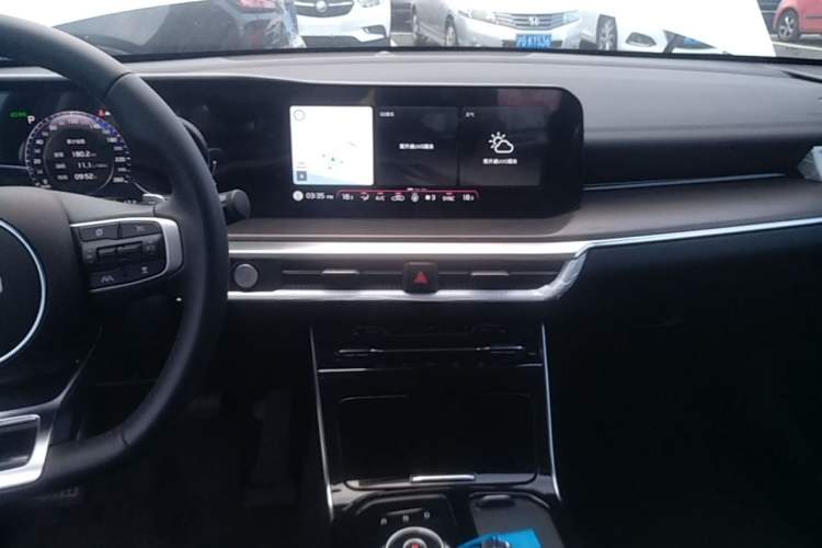 Used Kia K5 2025 1.5T Prestige Edition Audio And AC Panel