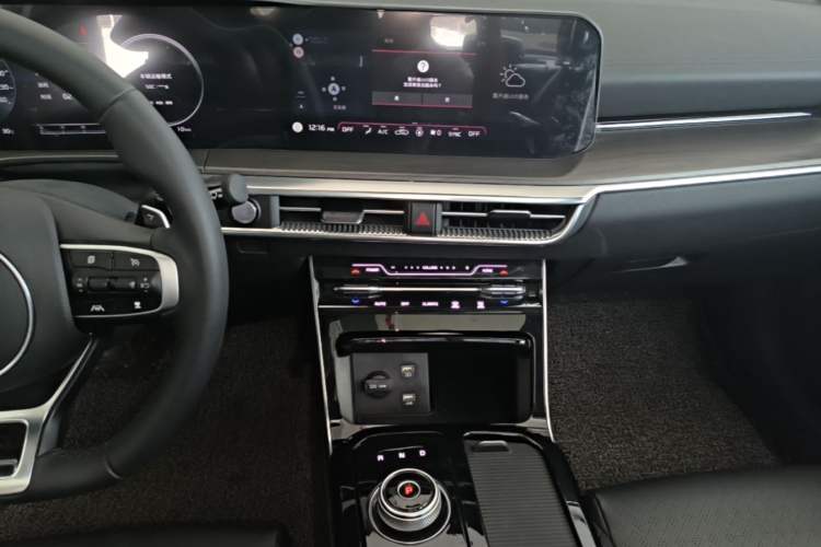 Used Kia K5 2025 1.5T Prestige Edition Audio And AC Panel