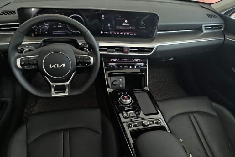 Used Kia K5 2025 1.5T Prestige Edition Center Console
