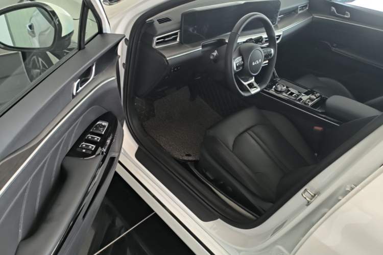 Used Kia K5 2025 1.5T Prestige Edition Driver Seat