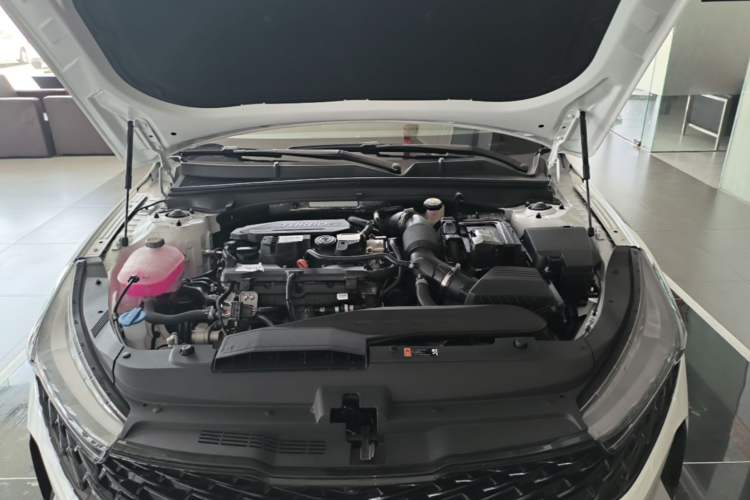 Used Kia K5 2025 1.5T Prestige Edition Engine Bay