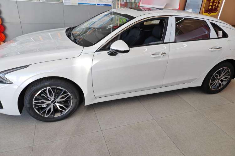 Used Kia K5 2025 1.5T Luxury Edition Exterior 2