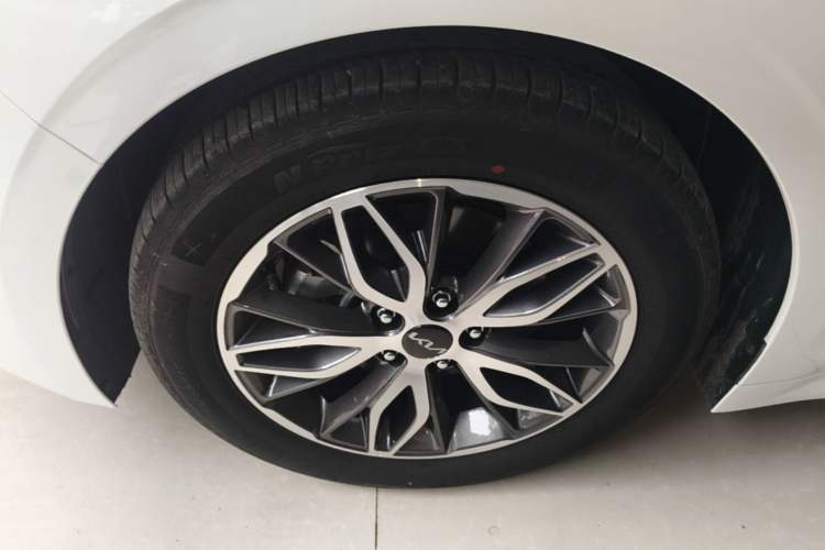 Used Kia K5 2025 1.5T Luxury Edition Exterior 2