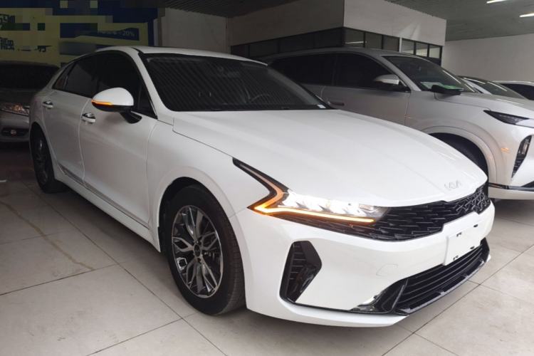 Used Kia K5 2025 1.5T Luxury Edition Front Right 45 Deg