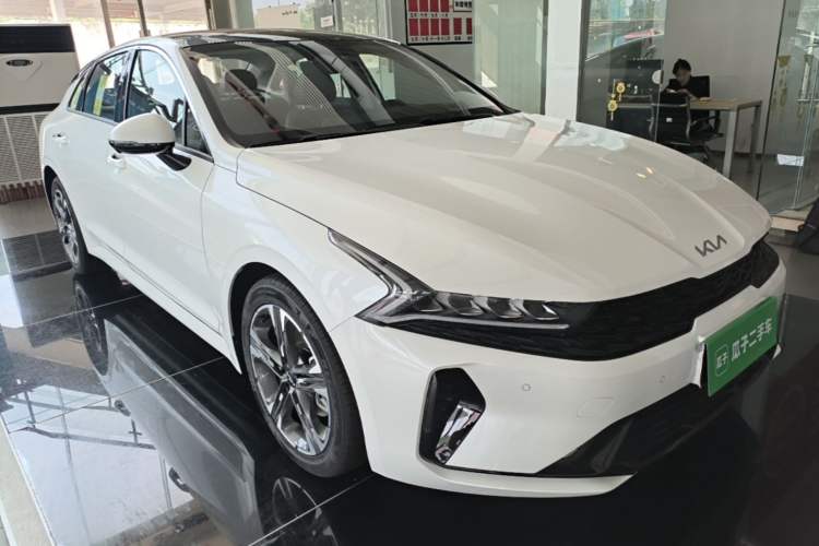 Used Kia K5 2025 1.5T Prestige Edition Front Right 45 Deg