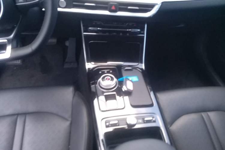 Used Kia K5 2025 1.5T Prestige Edition Gear Lever