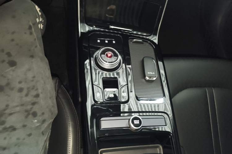 Used Kia K5 2025 1.5T Luxury Edition Gear Lever