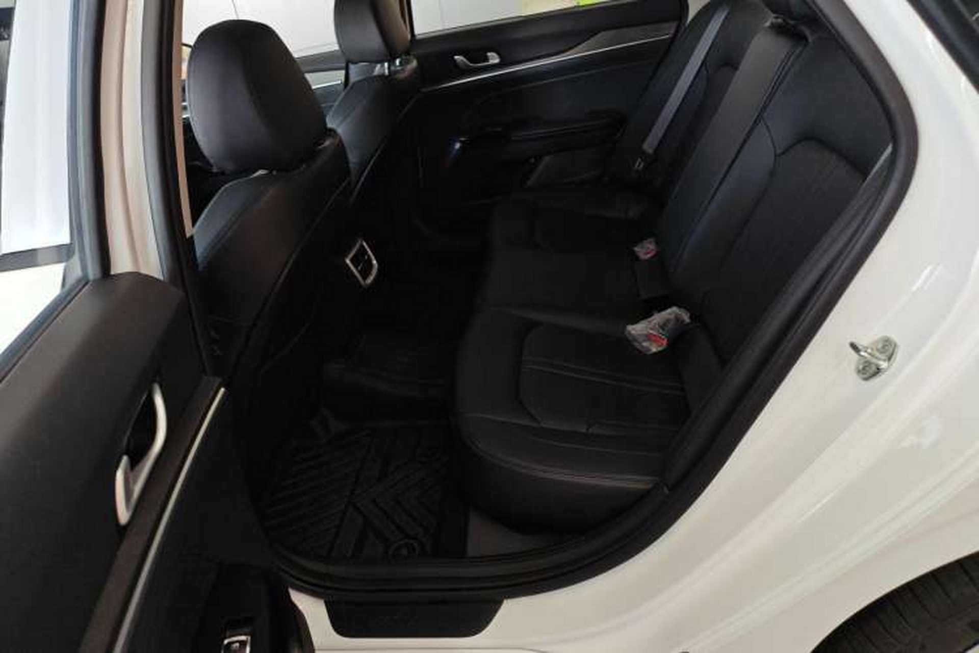 Used Kia K5 2025 1.5T Luxury Edition Interior 1