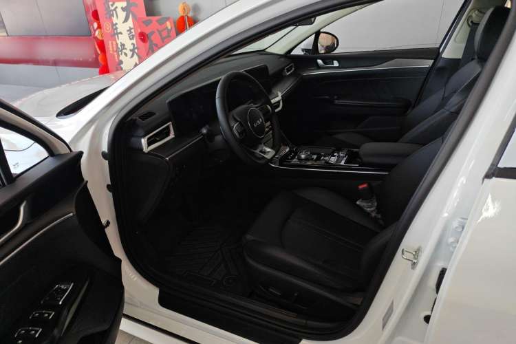 Used Kia K5 2025 1.5T Luxury Edition Interior 2