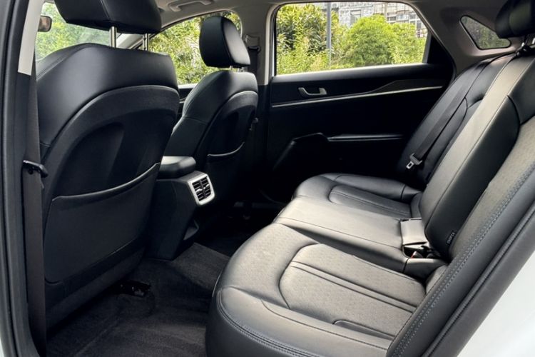 Used Kia K5 2025 1.5T Luxury Edition Interior 2