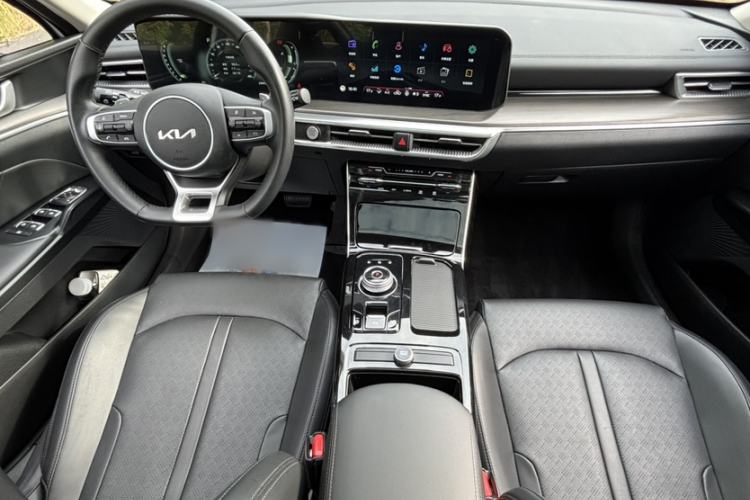 Used Kia K5 2025 1.5T Luxury Edition Interior 3