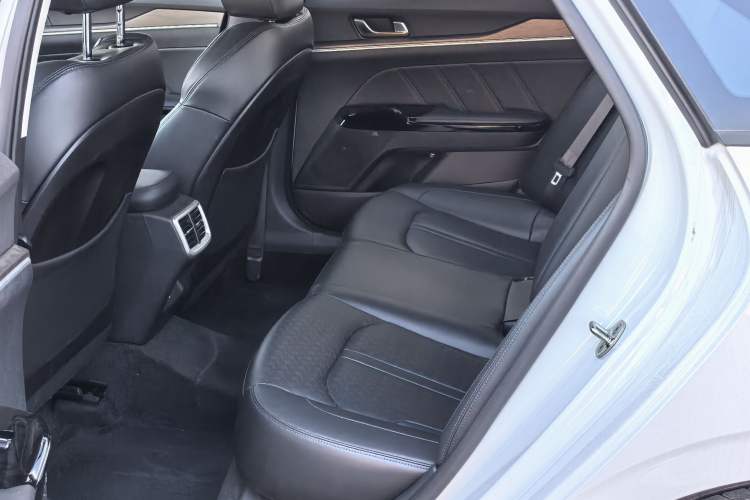 Used Kia K5 2025 1.5T Prestige Edition Interior 4