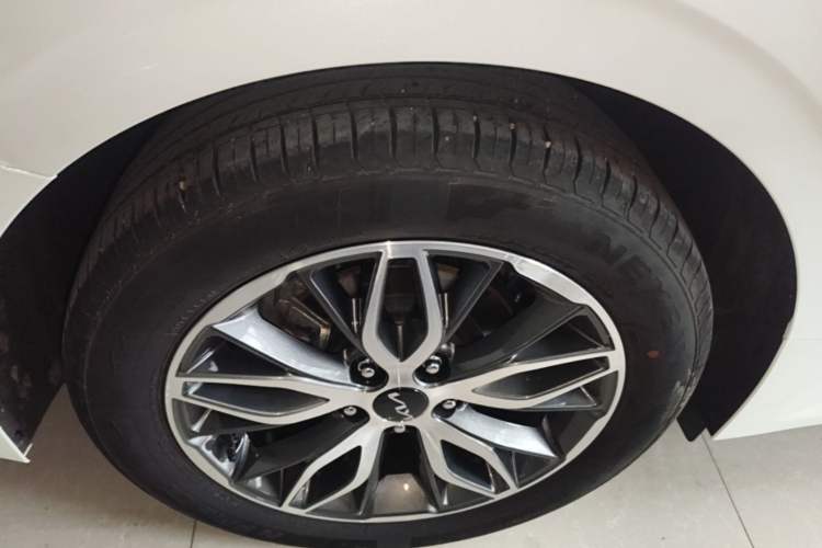 Used Kia K5 2025 1.5T Luxury Edition Right Rear Wheel Hub