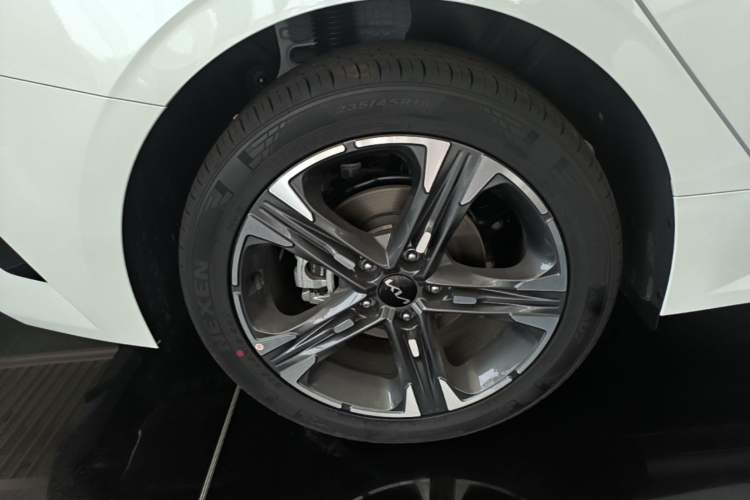 Used Kia K5 2025 1.5T Prestige Edition Right Rear Wheel Hub