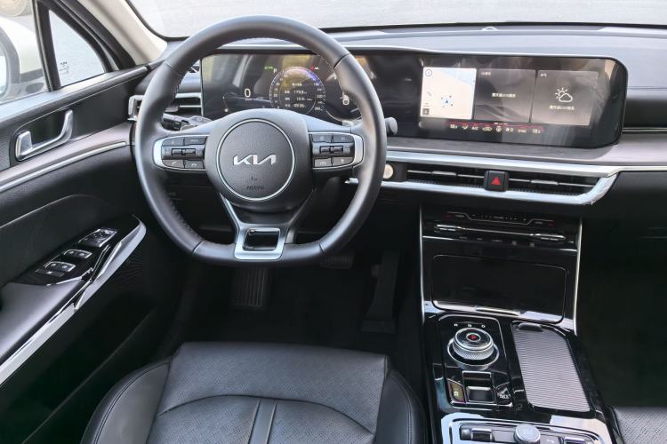 Used Kia K5 2025 1.5T Prestige Edition Steering Wheel