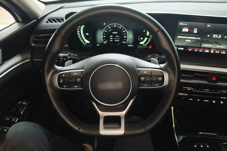 Used Kia K5 2025 1.5T Luxury Edition Steering Wheel