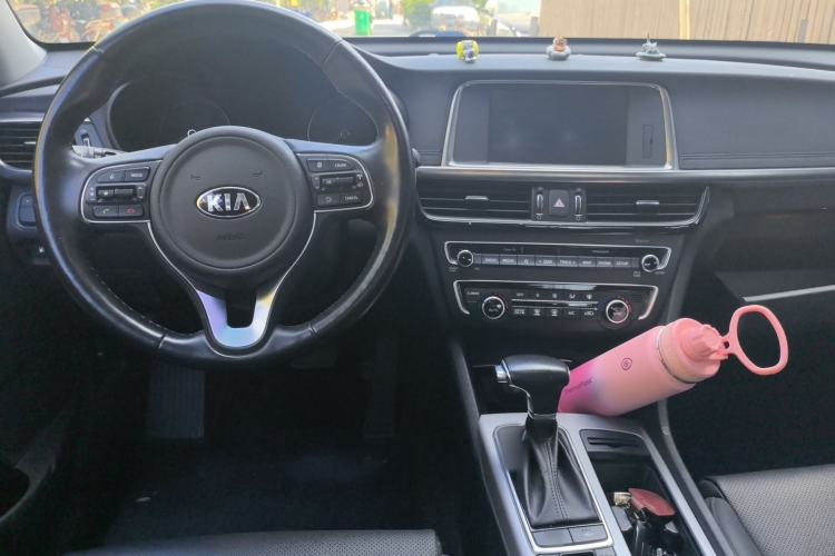 Used Kia K5 New Energy 2018 2.0L ZhiZun Edition Center Console