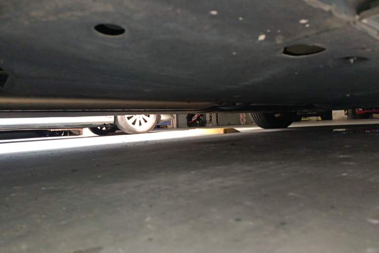 Used Kia K5 New Energy 2018 2.0L ZhiZun Edition Chassis Rear Right