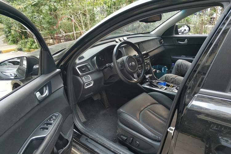Used Kia K5 New Energy 2018 2.0L ZhiZun Edition Driver Seat