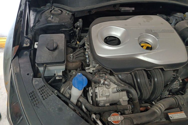 Used Kia K5 New Energy 2018 2.0L ZhiZun Edition Engine Bay Right