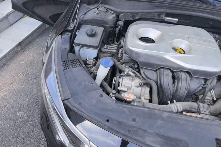 Used Kia K5 New Energy 2018 2.0L ZhiZun Edition Engine Bay Right