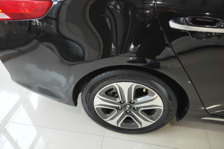 Used Kia K5 New Energy 2018 2.0L ZhiZun Edition Exterior 8