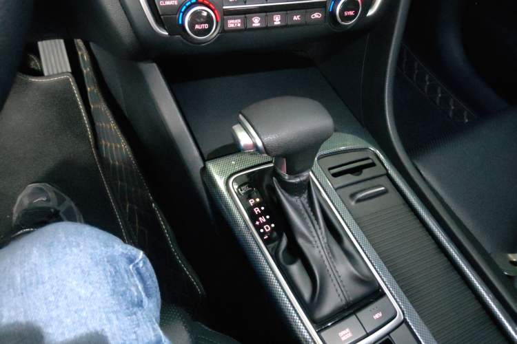 Used Kia K5 New Energy 2018 2.0L Smart Enjoyment Version Gear Lever